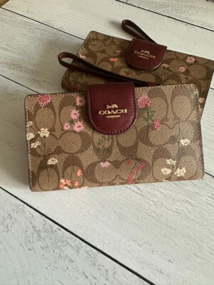 Coach - Tech Wallet In Signature Canvas With Wildflower