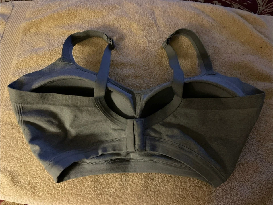 Warners Athletic Sports Bra Gray Size Lg (C Cup) Breathable Adjustable Straps - Image 2 of 3
