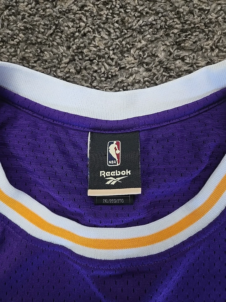 Milwaukee Bucks Men's 2XL Kareem Abdul-Jabbarr Reebok Hardwood Classics Shirt - Image 4 of 4