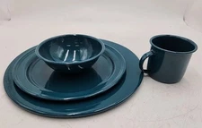 NEW Cinsa Rustik 16 Piece Enameled Dinnerware Camping Outdoor Set for 4. Green