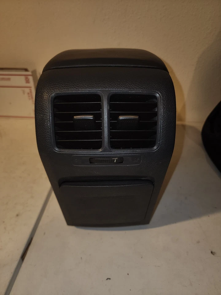 Центральная средняя консоль 2006-2009 Volkswagen Golf GTI MK5 VW 06-09 - Изображение 2 из 4