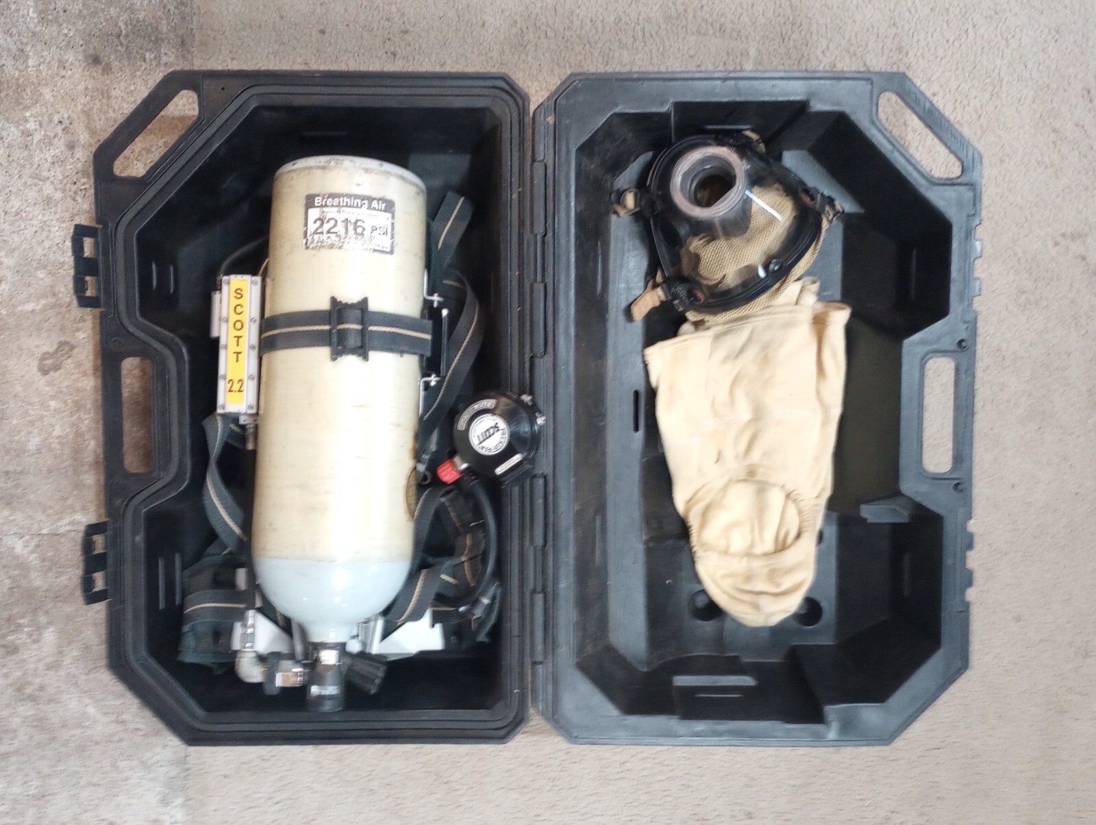 SCOTT Air-Pak 2.2 Cylinder and Valve Assembly w/ Accessories 2216 PSI - AS IS