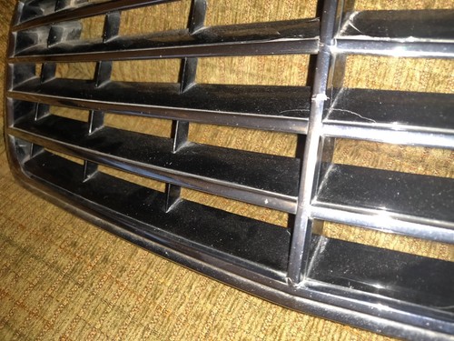 1995-2003 Mercedes Benz E-Class Front Radiator Grille A2108800683 - Picture 4 of 10