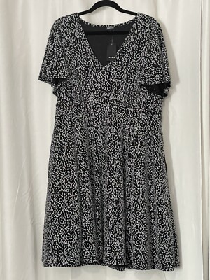 Torrid 4DRS Leo Print Shimmer SS Skate Dress With Pockets