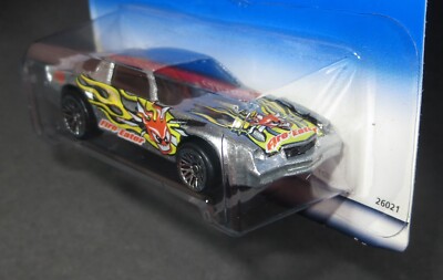 2000 Hot Wheels Silver CAMARO Z28 Mad Maniax Card #018 HW79