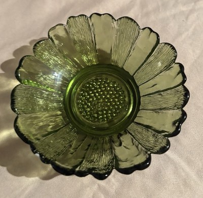 Vintage Indiana Glass Lily Pons Avocado Green Glass Sunflower Lily Bowl Dish 5 