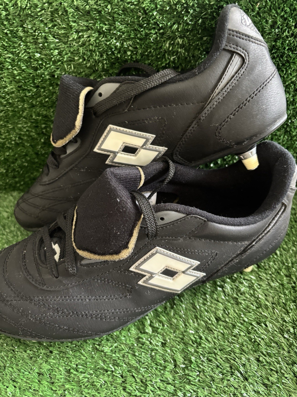 Scarpe da calcio Lotto SG taglia 9 UK euro 43