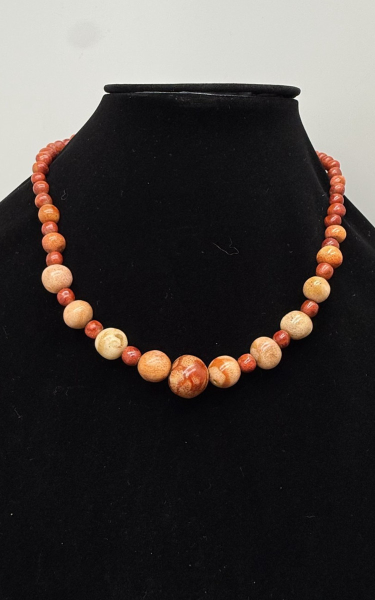 Vintage Sponge Coral Apple Coral Beaded Necklace 