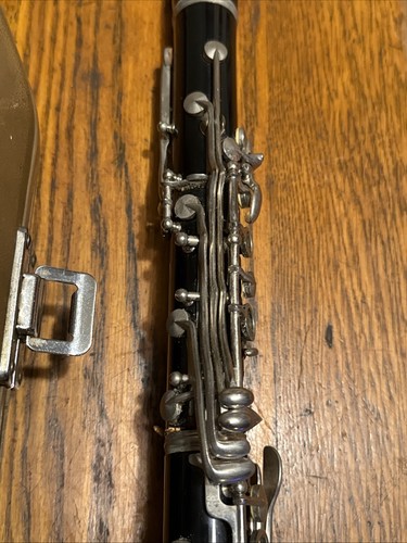 Clarinete Yamaha YCL-24 vintage con estuche rígido - Imagen 8 de 21