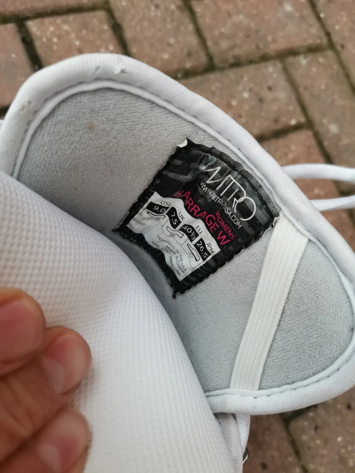 Excellent Condition Nitro Ladies Snowboard Boots Size uk 7.5 - Image 3 of 4