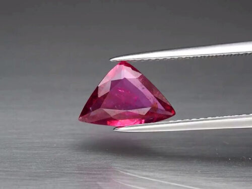 ES 1.26 ct. TOURMALINA NATURAL TRILLION/TRIÁNGUL FACET MOZAMBIQUE PINKISH / ROSA - Imagen 3 de 9