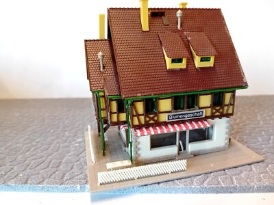 K36 / Spur N   Vollmer  50023 , Altstadthaus, Blumengeschäft  fertig gebaut