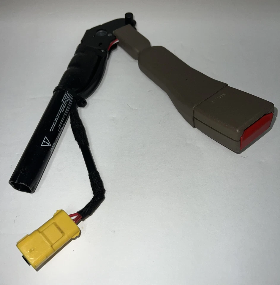 NUEVO OEM MOPAR 11-17 DODGE GRAND CARVAN CHRYSLER CINTURÓN DE SEGURIDAD HEBILLA PRETENSOR Foto 3 de 4