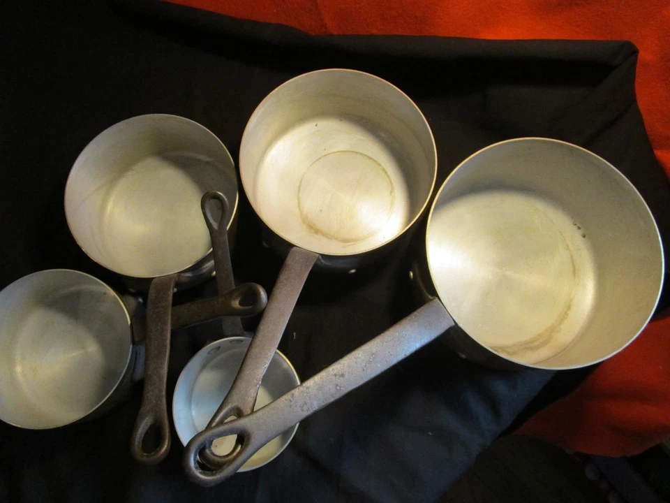 A SAISIR 5 CASSEROLES ANCIENNES CUIVRE étamé made in France jamais servi - Photo 4/4