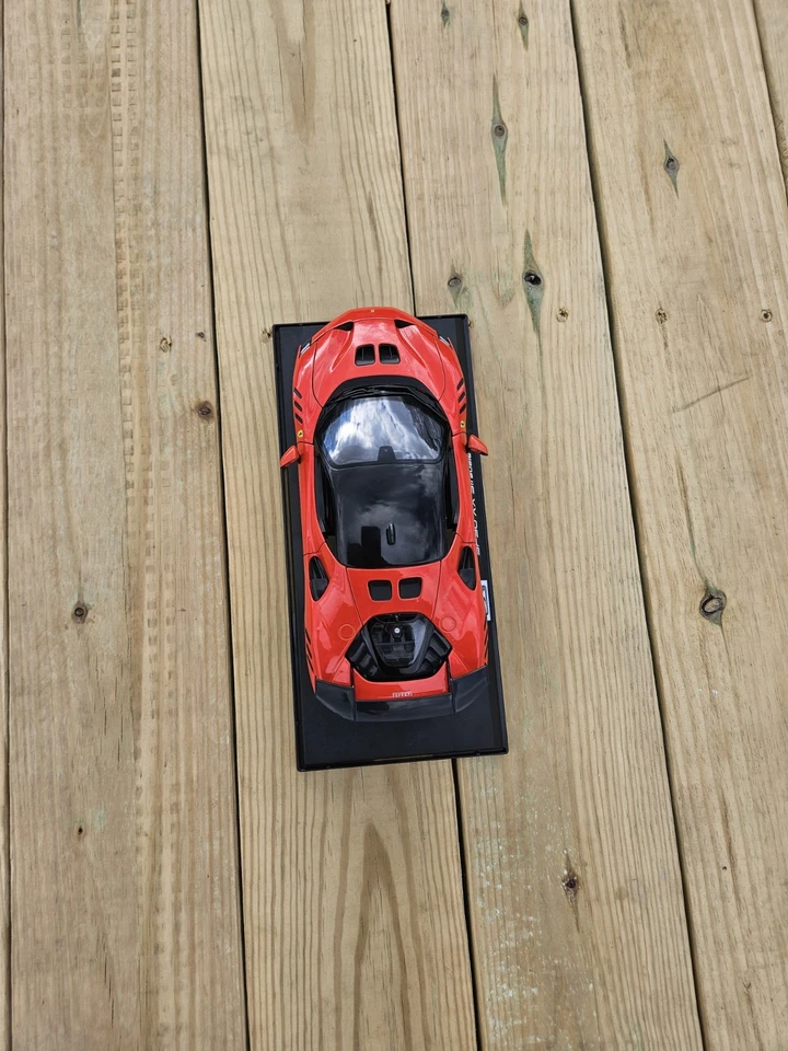 MAISTO 1: 18 SF90 XX STRADALE 特别版 红色 — 第 2/4 张图片