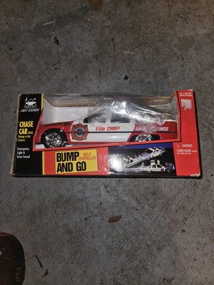 New Bright Sport 1:18 Bump & Go Self Propelled Fire Chief Impala/Caprice No. 148