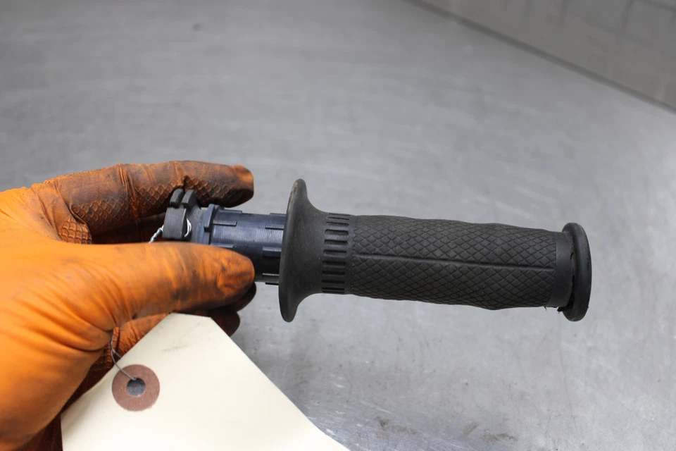 2009 Yamaha Vino 125 YJ125 Throttle Tube Foto 2 de 4