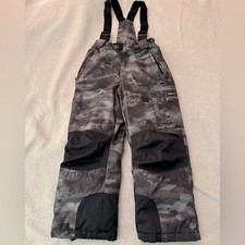 32 Degrees Insulated Waterproof Ski pants size 7/8. Bibbed with adj straps.