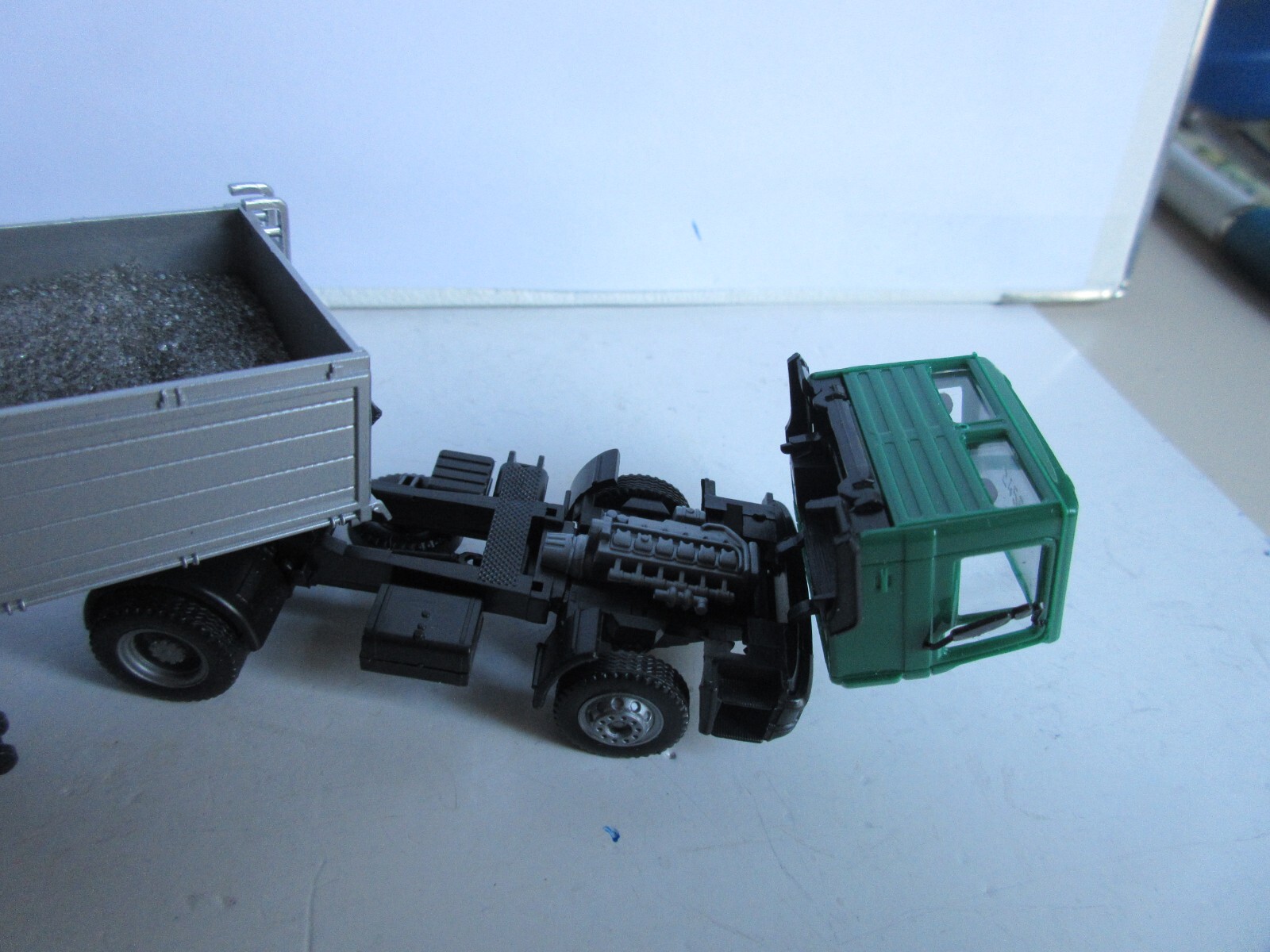 Picture 2 of 6