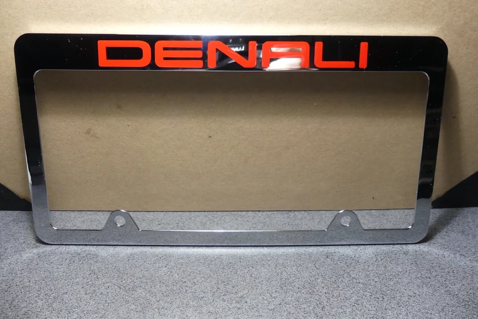 НОВЫЙ официальный держатель рамы для номерного знака Ultra Z GMC Denali СДЕЛАНО В США - Изображение 3 из 4