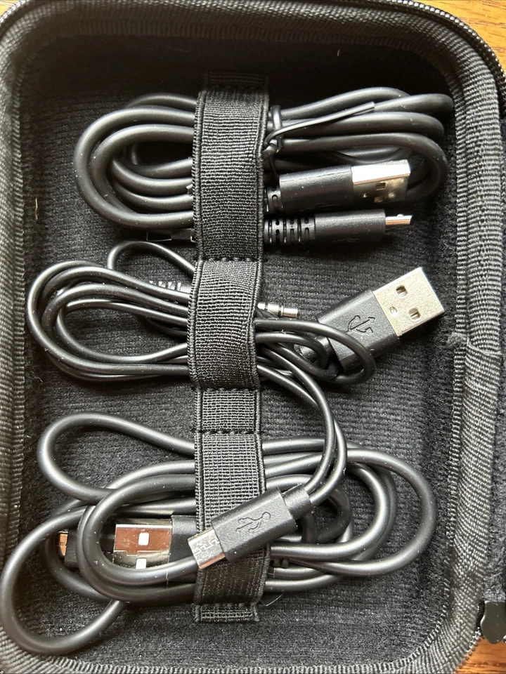 Kit de accesorios móviles de viaje TYLT - Envío gratuito Foto 3 de 4