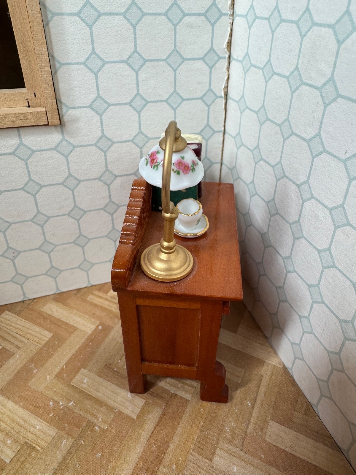 Germany Dollhouse Miniatures Reutter Porcelain Cabinet & Side Table