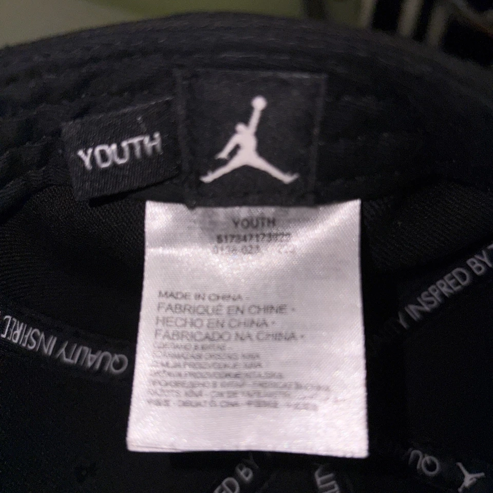 Gorra Air Jordan Juvenil Bordada Rojo Logo Jumpman Snap Back Gorra Rígida Usada en Excelente Condición Foto 4 de 4