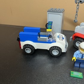 LEGO City 60137 Tow Truck Trouble Police Set INCOMPLETE for parts, MOC or add-on