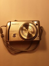 Fujifilm FinePix F Series F40fd 8.3 MP Digital Camera - Silver 2-26