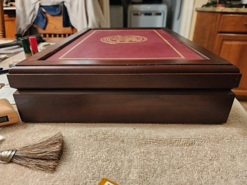 FACTORY SMITH AND WESSON WOODEN PRESENTATION BOX BEKEART 22/32 TARGET - Image 4 of 4