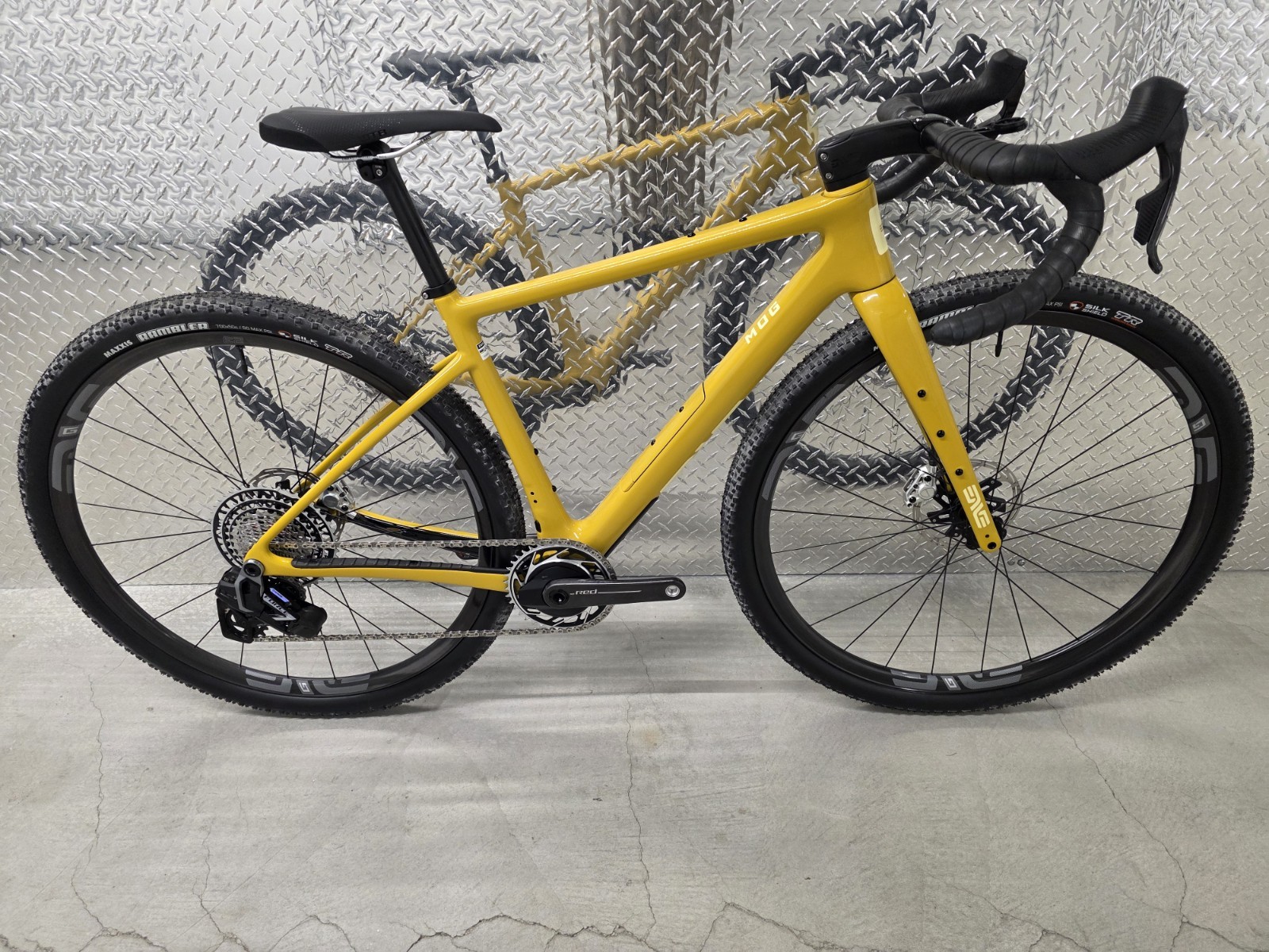 ENVE MOG 52cm Red Axs