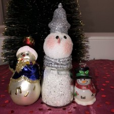 Snowmen Lot of 3 Glass Christmas Ornaments and 1 Glitter Glass 5" Snow Figurine