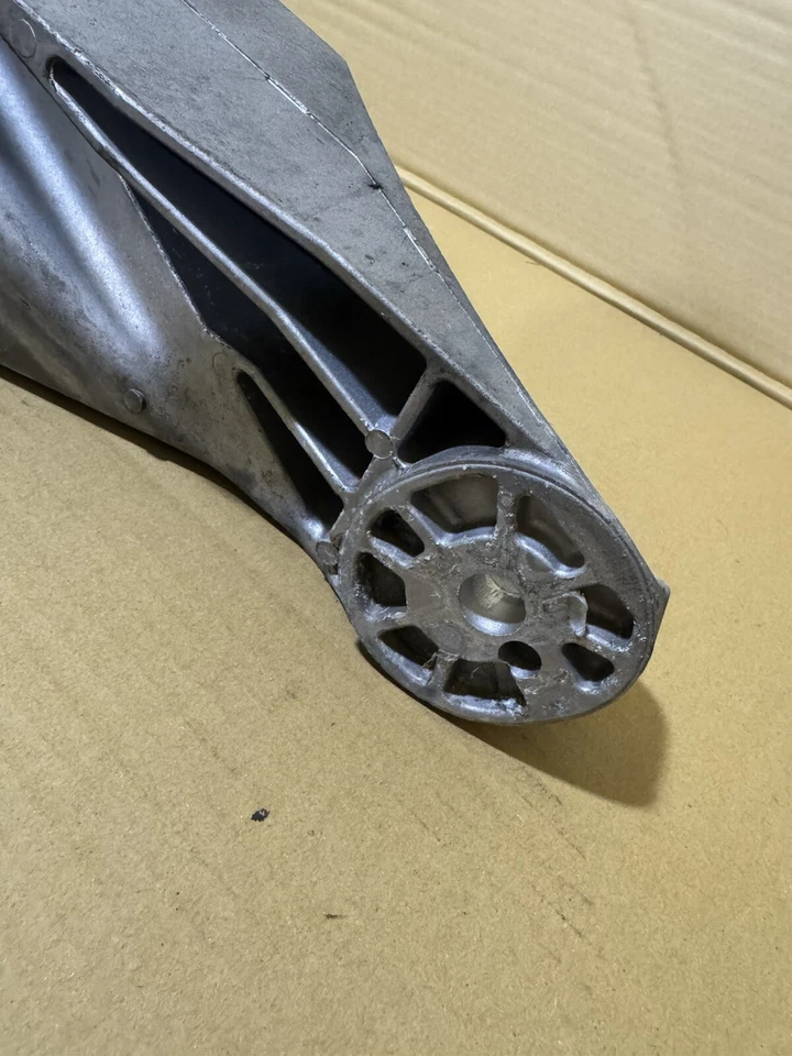 AUDI Q7 2007-2010 LADO DERECHO PASAJERO MOTOR SOPORTE MONTAJE 022 199 308 Foto 4 de 4