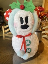 NEW  Disney Minnie Mouse Greeter Door Porch Holiday Christmas Sherpa Snowman