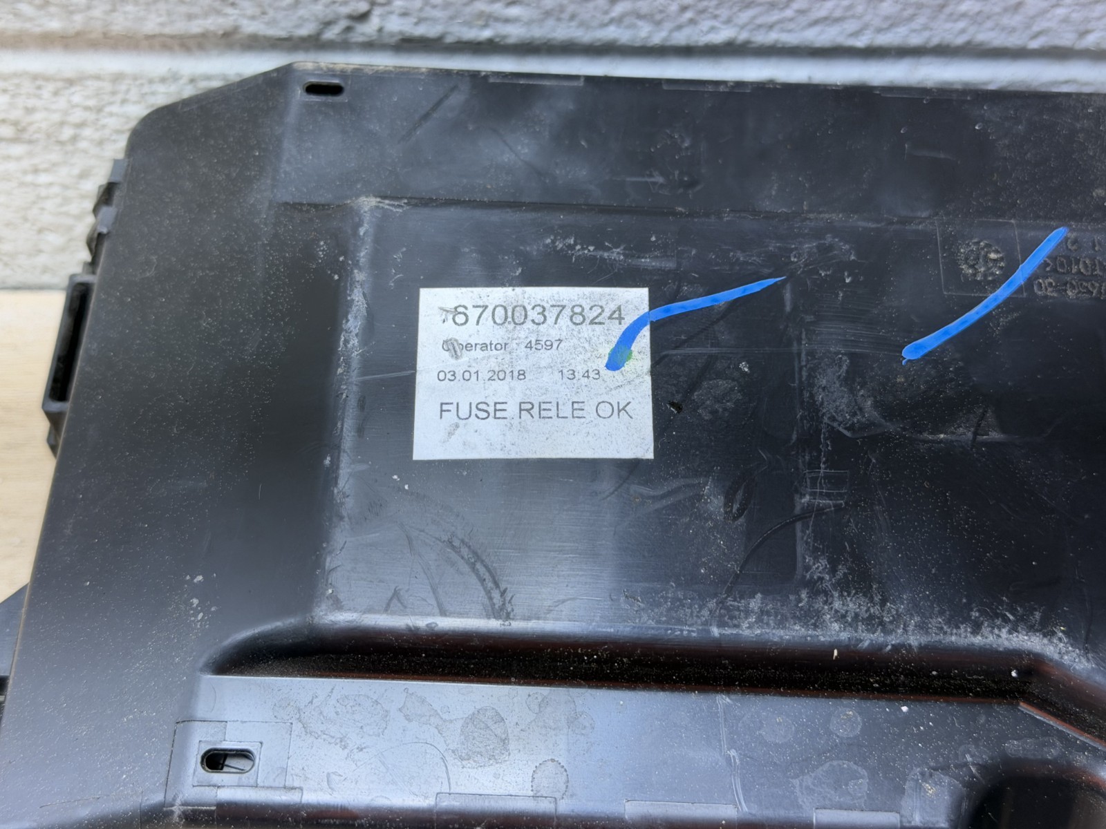 MASERATI GHIBLI OEM 17-21 FRONT FUSE RELAY JUNCTION BOX