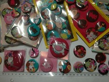 432 x Pins Blinki LED Anstecker Display Karneval Button Wurfmaterial Rest Elsa