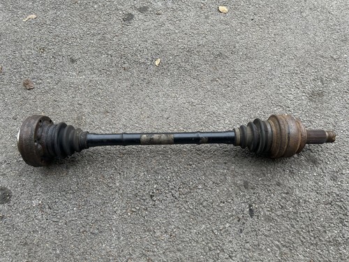 BMW 3 Serie E90 E91 E92 E93 LCI O. S.R Fahrerseite Heck Antriebswelle 7533452