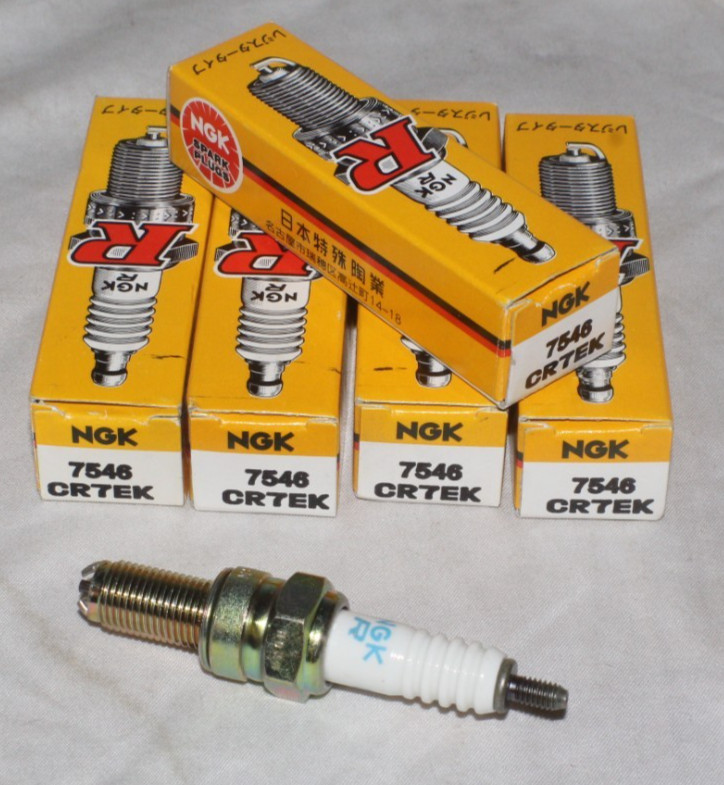 NEW NGK Spark Plugs CR7EK Lot of  5
