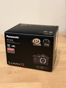lumix gh5　v-logアップデート済み　ストロボセット 撮影シーンの幅が拡がるトライポッドグリップ「DMW-SHGR1」に対応した