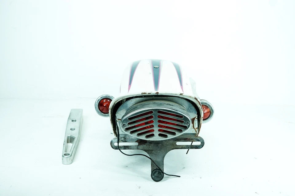 1983 Harley Sportster 1000 XLX OEM Rear Wheel Fender & Taillight Brake Lamp 1347 - Image 2 of 4