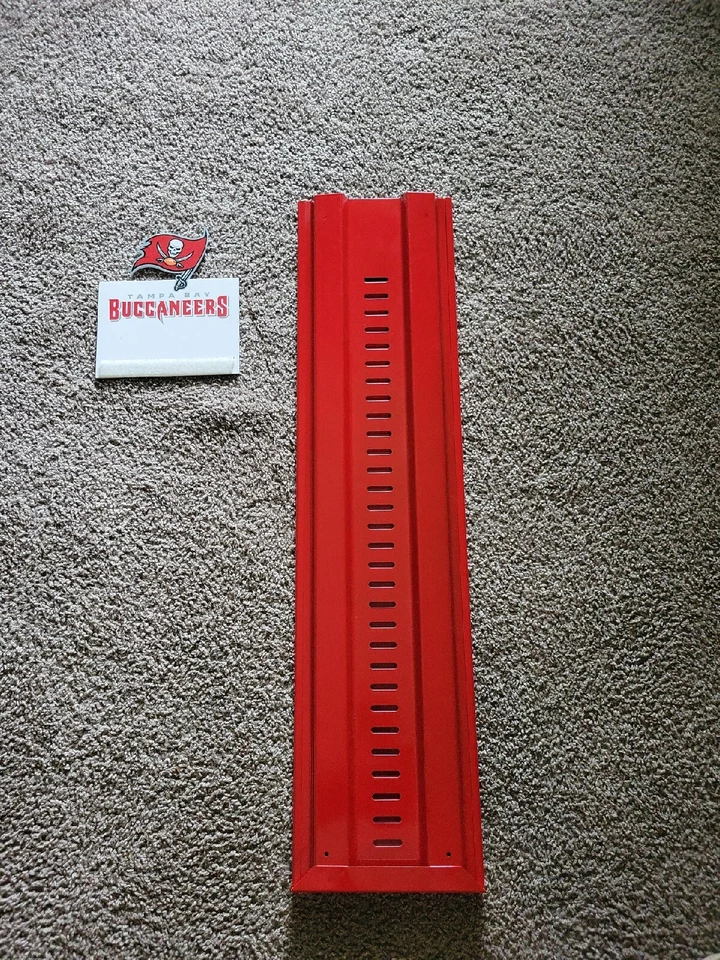 Tampa Bay BUCCANEERS TABLA MAGNÉTICA DE SALTO Y ALCANCE Foto 3 de 3