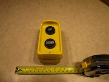 SQUARE D 9001BW72Y PENDANT ENCLOSURE CONTROL STATION, 5A, 600VAC, J0454