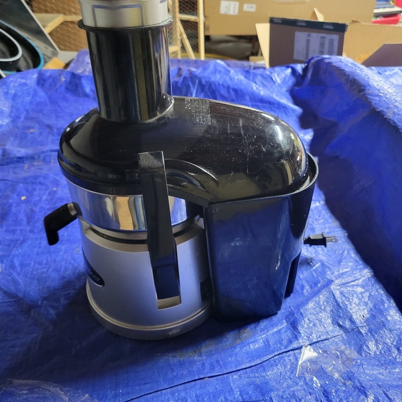 Working Omega BMJ330 Mega Mouth Fruit Vegetable Centrifugal Juicer Commercial