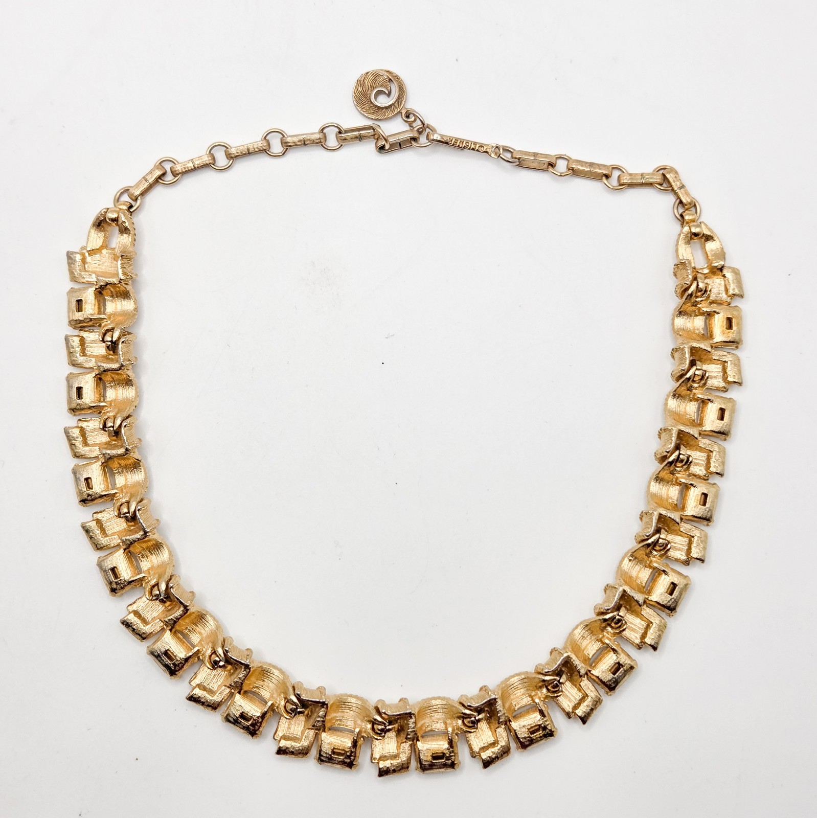 Lisner Gold Tone Rectangular Rhinestone Choker Vi… - image 7