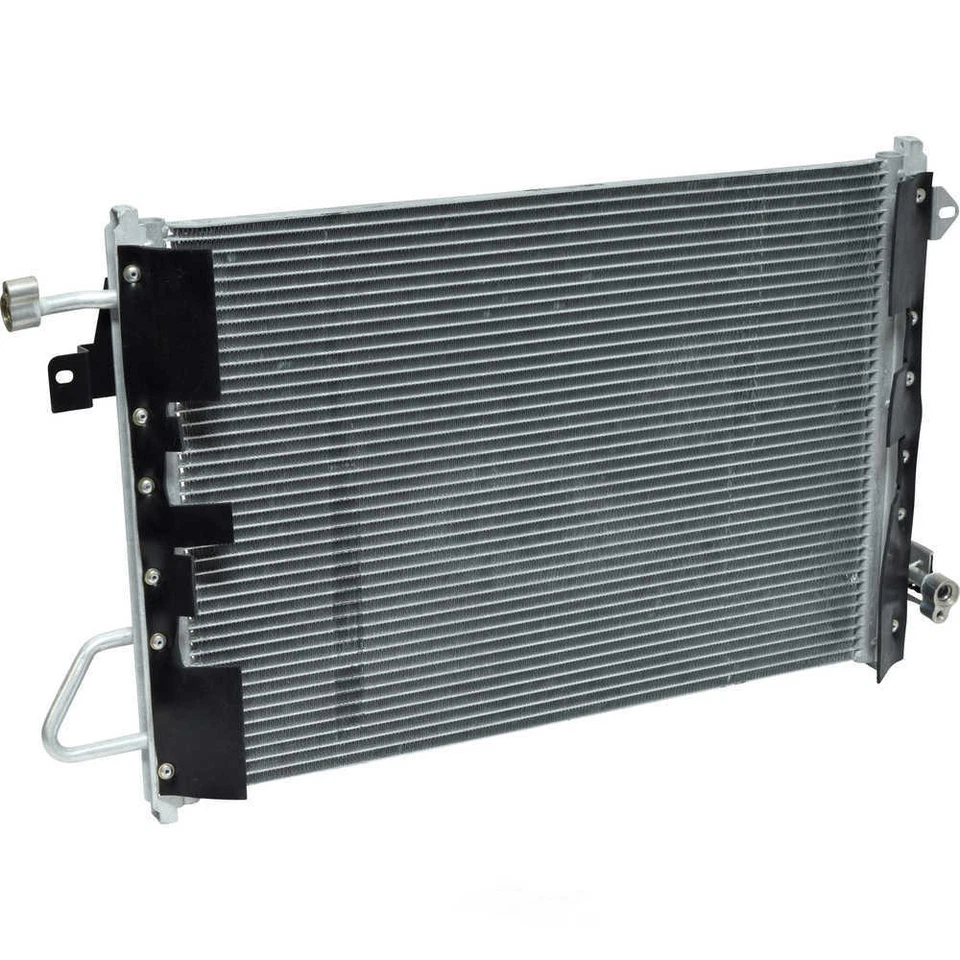 Condensador-condensador de aire acondicionado flujo paralelo UAC CN 3362PFC para Ford Mustang 05-09 Foto 2 de 3