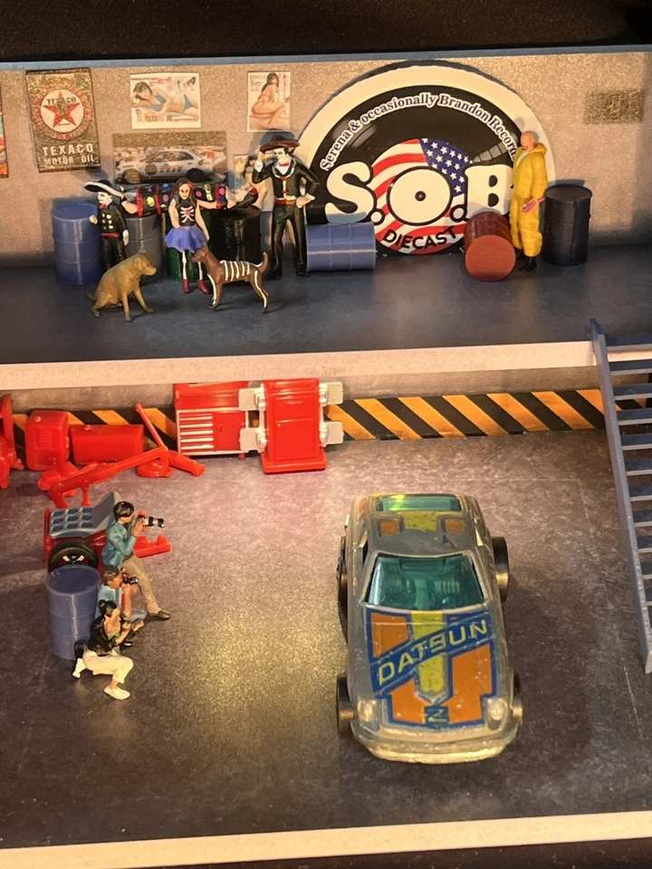 Hot Wheels Blackwalls 1976 Datsun Z Whiz 1:64 EX estado plata fundido a presión Foto 2 de 4