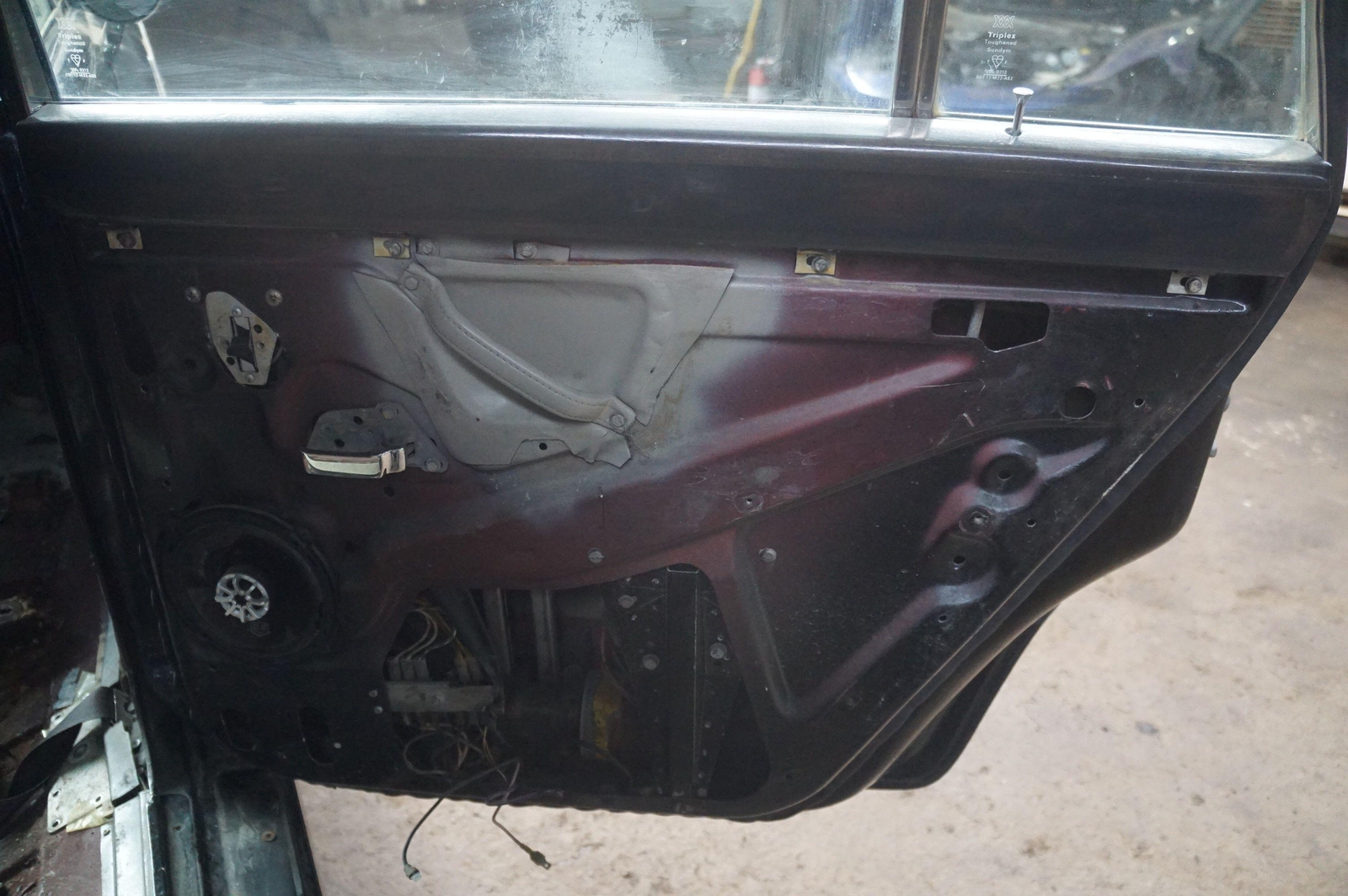 Rear Right Side Door Assembly W/ Glass Black OEM Rolls Royce Silver Shadow 1973