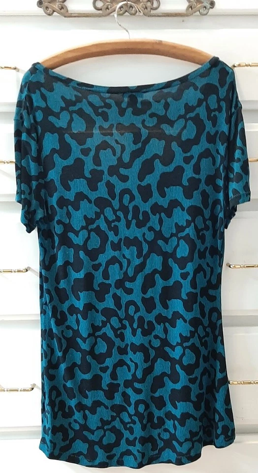 Mossimo SzM Cheetah Print V-Neck Tunic Long Jersey T-shirt Teal/Black 100% Rayon - Image 2 of 4