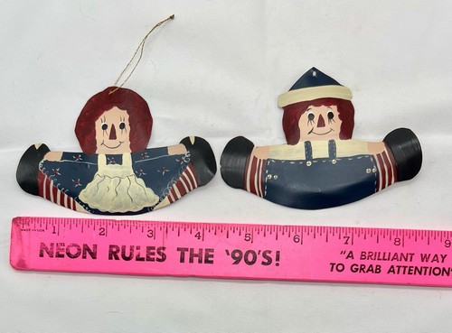 Raggedy Ann And Andy Tin Ornaments Set If 2 Signed By The Artist - Picture 2 of 3