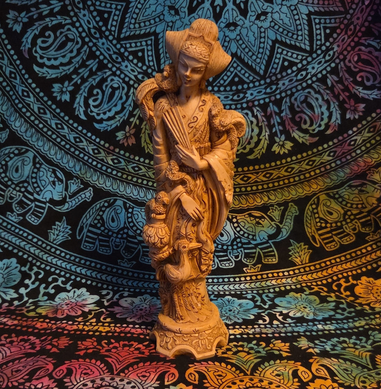 Asian Woman Resin Figurine Carvings Antique Finish Medium Decorative Sculpture